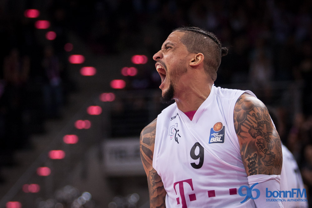 You are currently viewing Telekom Baskets drehen hitziges Spiel erst in der Verlängerung