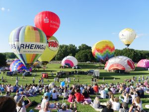 Read more about the article Bunter Himmel über Bonn: Ballonfestival in der Rheinaue